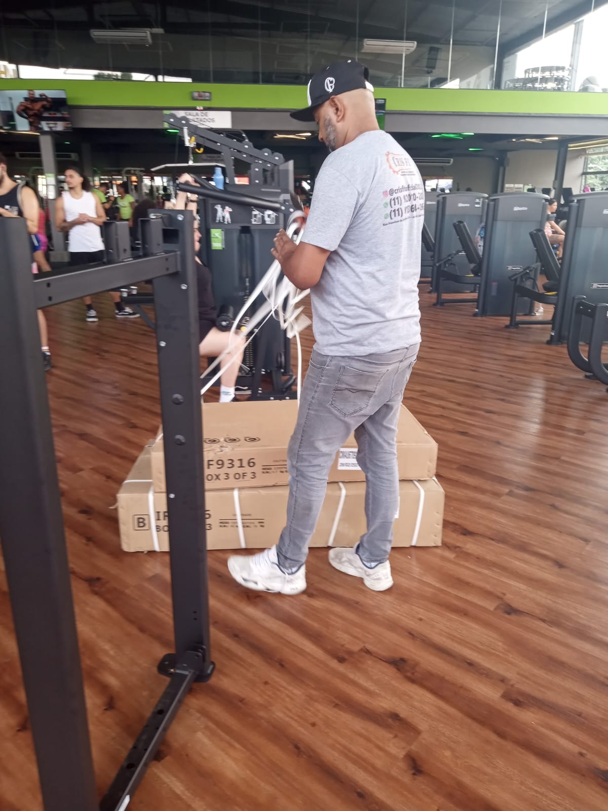 Montagem profissional de equipamentos